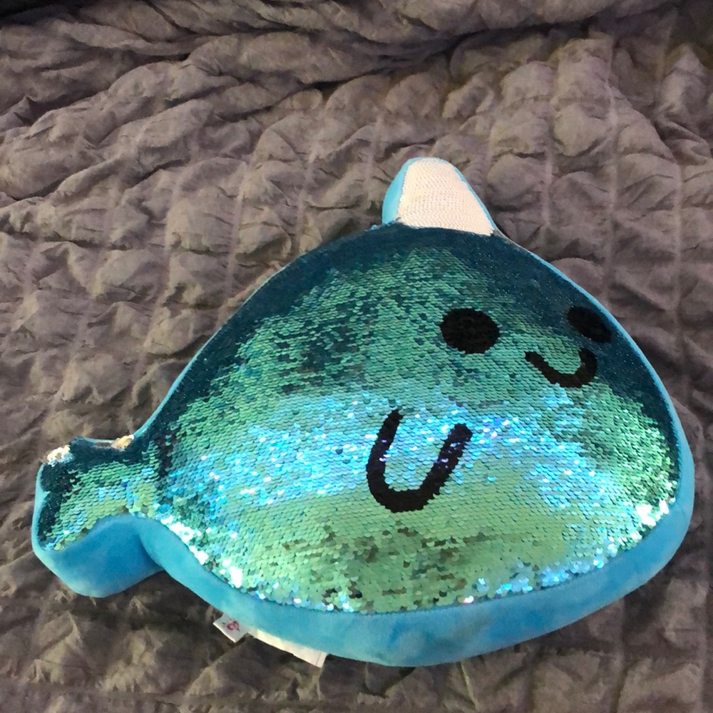 Well, silver and blue and white sparkles.